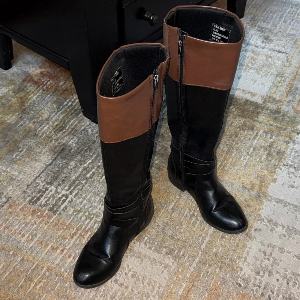 Arizona Jean Company Black and Brown Heeled Boots - Picture 3 of 3